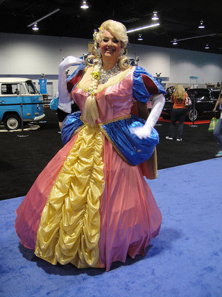 Illustration for article titled Disney Cosplayers Get Creative at D23 Expo